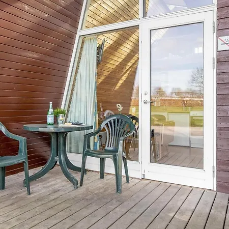 2 Bedroom Awesome In Holiday home